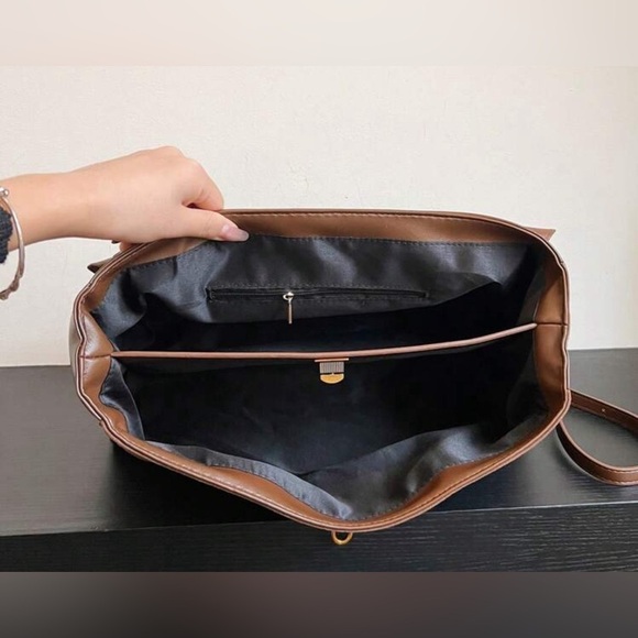 Luxe Chic Brown Tote Bag with Gold Accents ✨✨🔥🔥🔥 New - Picture 4 of 6